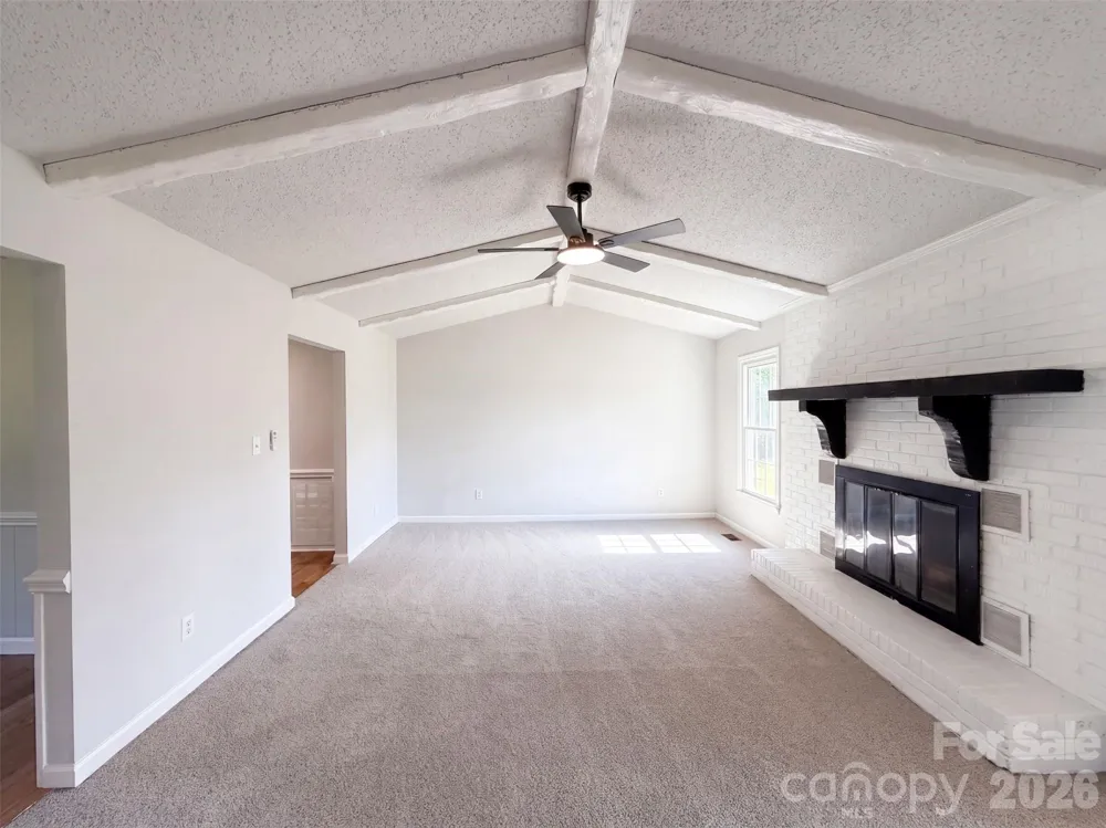 4202 Wrentree Drive Dallas, NC 28034
