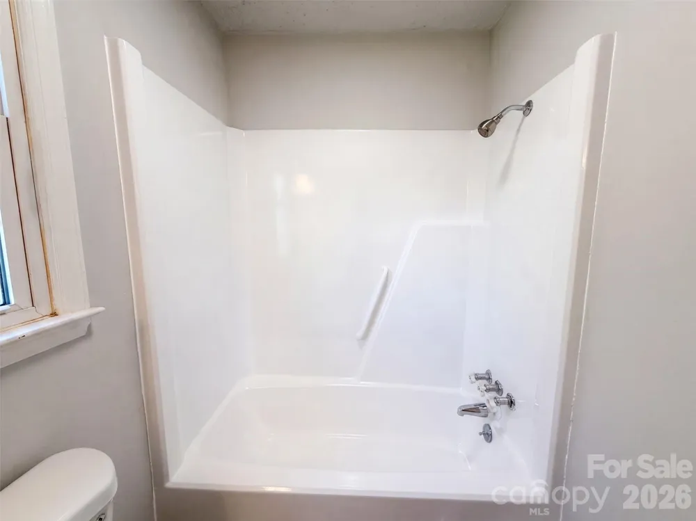 4202 Wrentree Drive Dallas, NC 28034