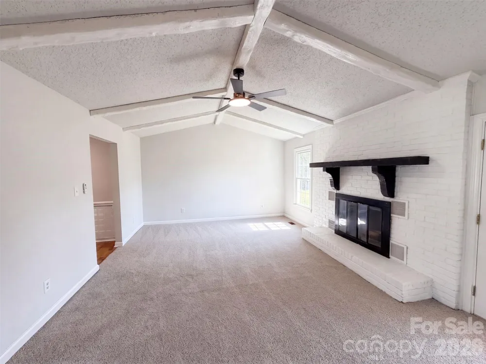 4202 Wrentree Drive Dallas, NC 28034
