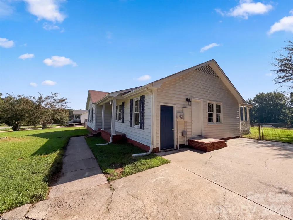 4202 Wrentree Drive Dallas, NC 28034