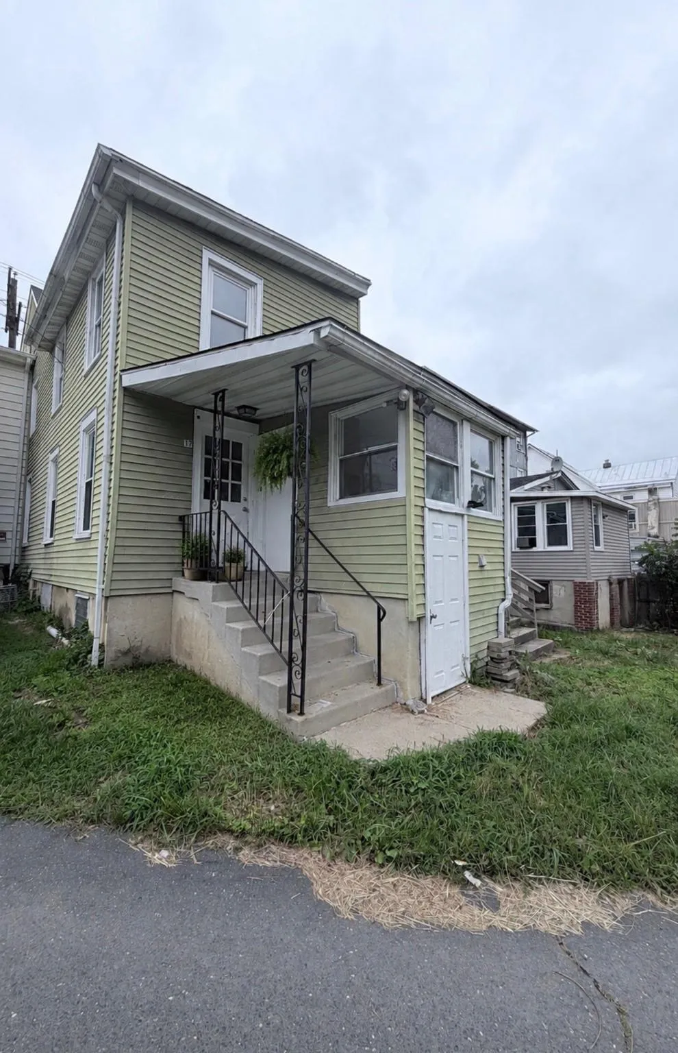 17 MADISON AVENUE Mount Holly, NJ 08060
