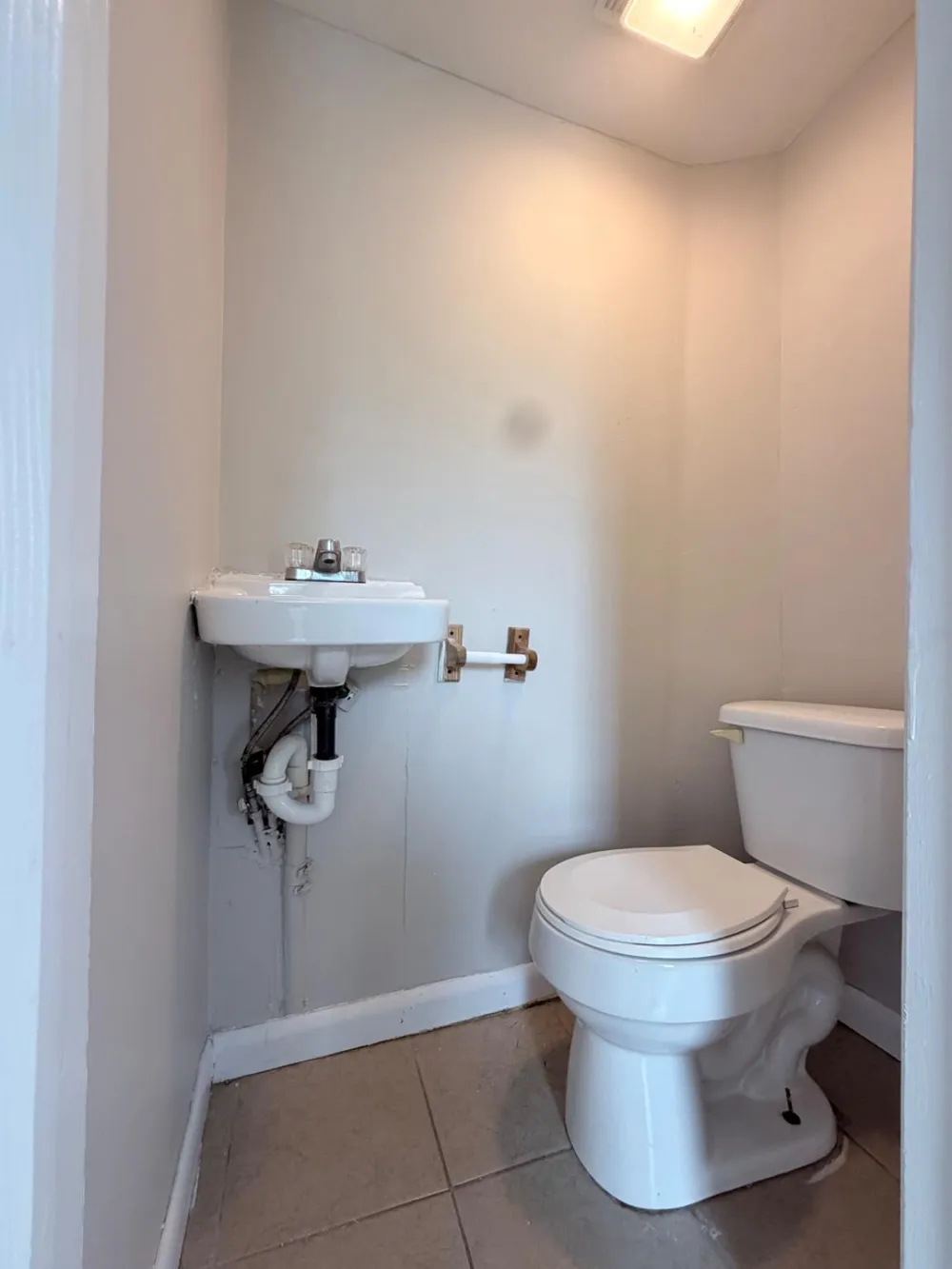 17 MADISON AVENUE Mount Holly, NJ 08060