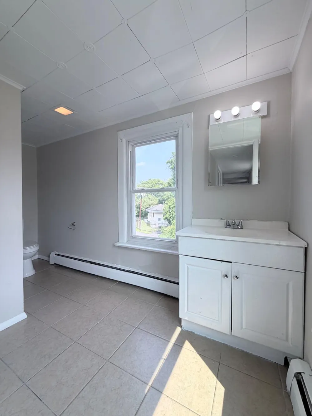 17 MADISON AVENUE Mount Holly, NJ 08060