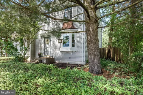 2 QUINCY COURT