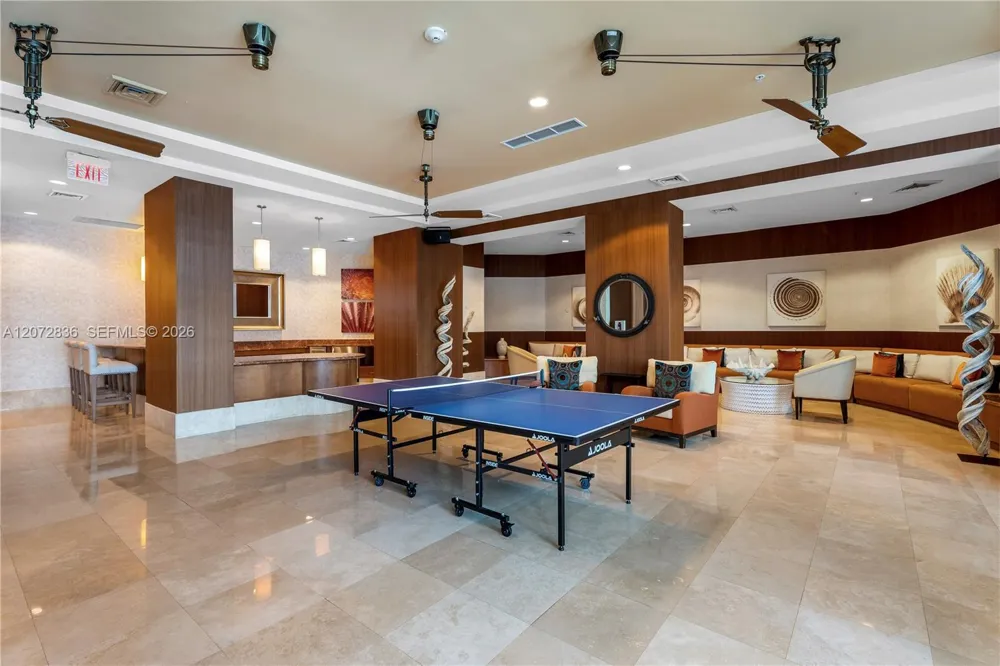 1945 S Ocean Dr #2209 Hallandale Beach, FL 33009