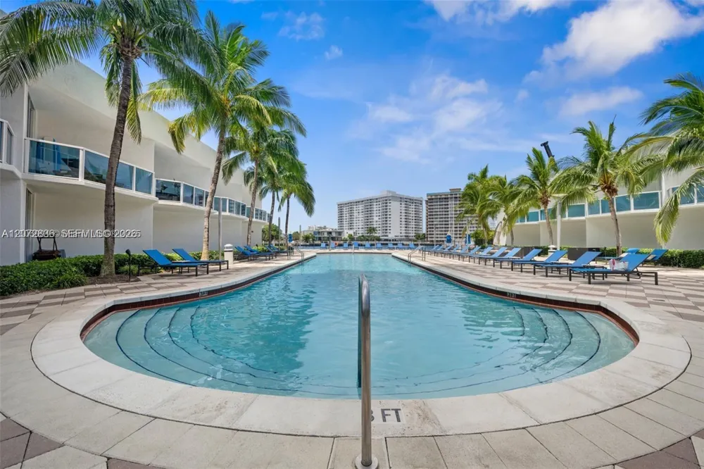 1945 S Ocean Dr #2209 Hallandale Beach, FL 33009