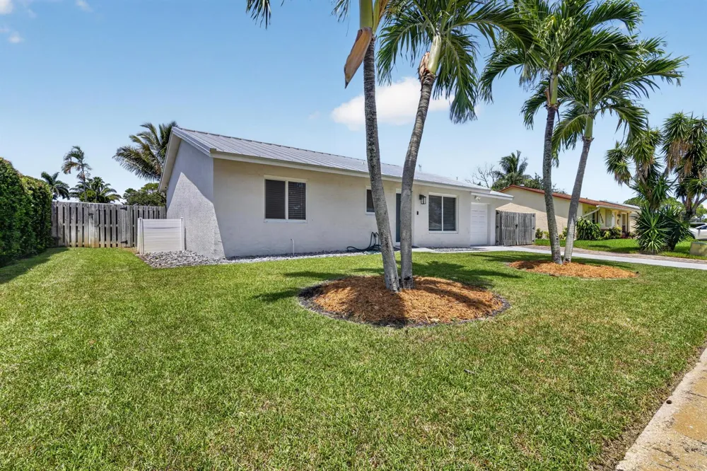 4573 Carthage Circle Lake Worth, FL 33463