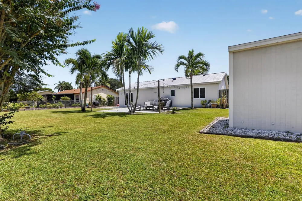 4573 Carthage Circle Lake Worth, FL 33463