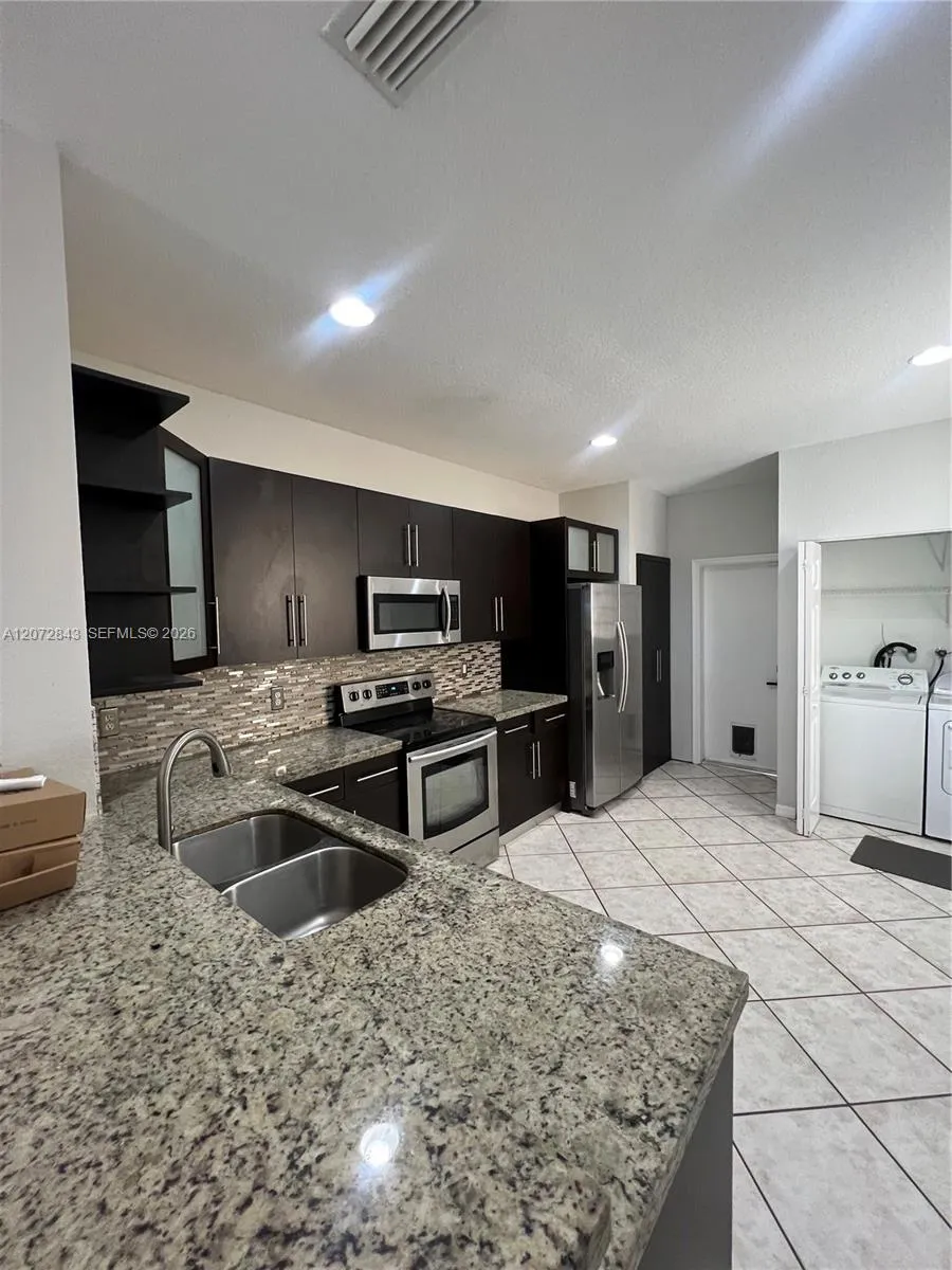 2445 Pasadena Way Weston, FL 33327