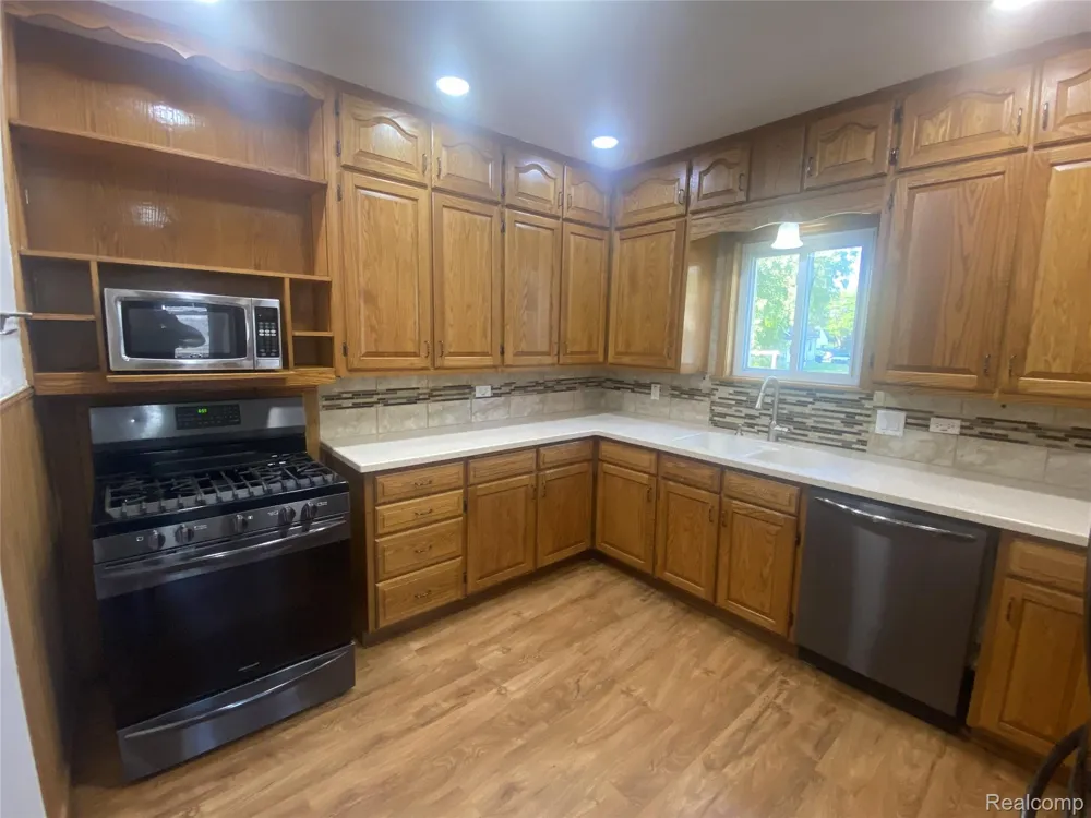 809 Stanton Street Bay City City, MI 48708