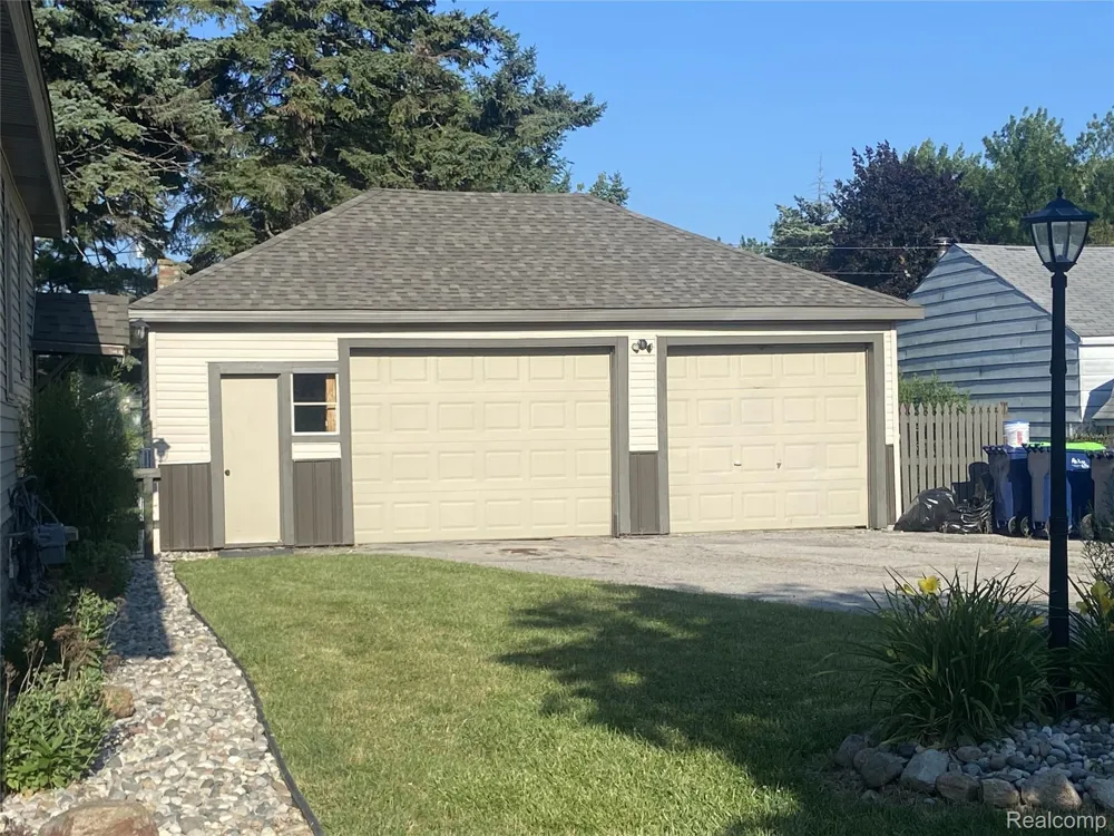 809 Stanton Street Bay City City, MI 48708