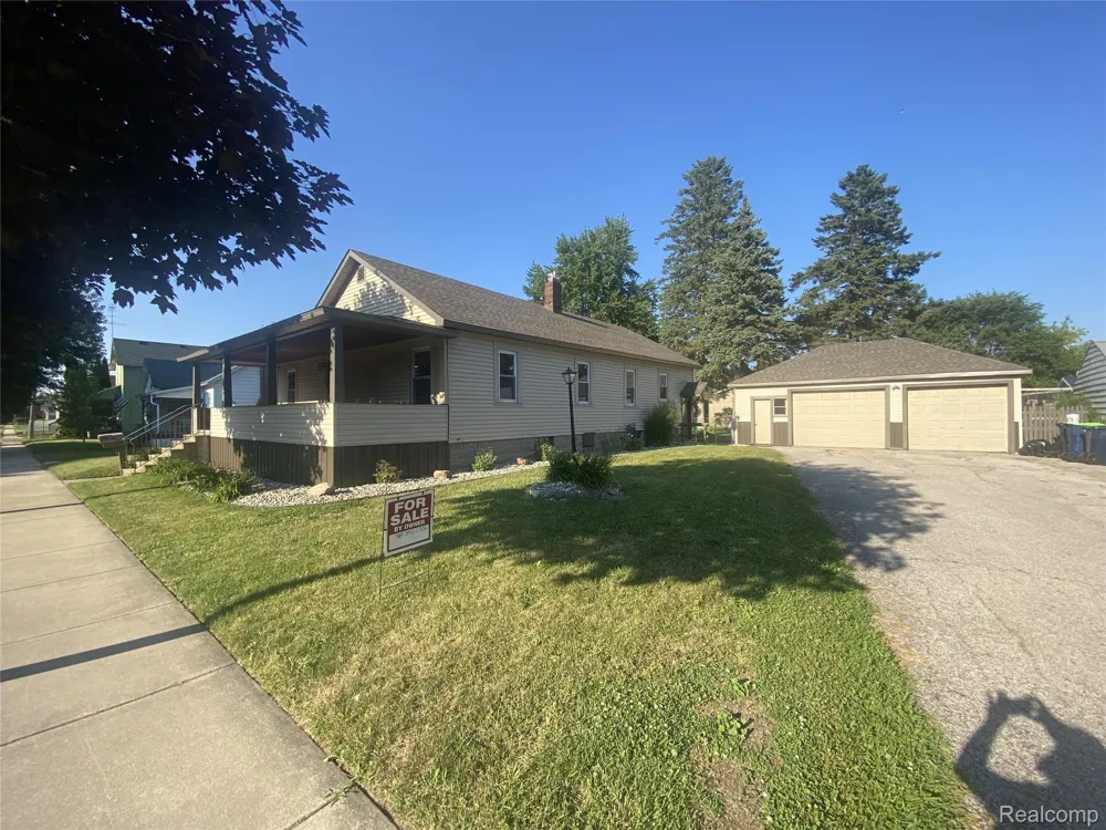809 Stanton Street Bay City City, MI 48708