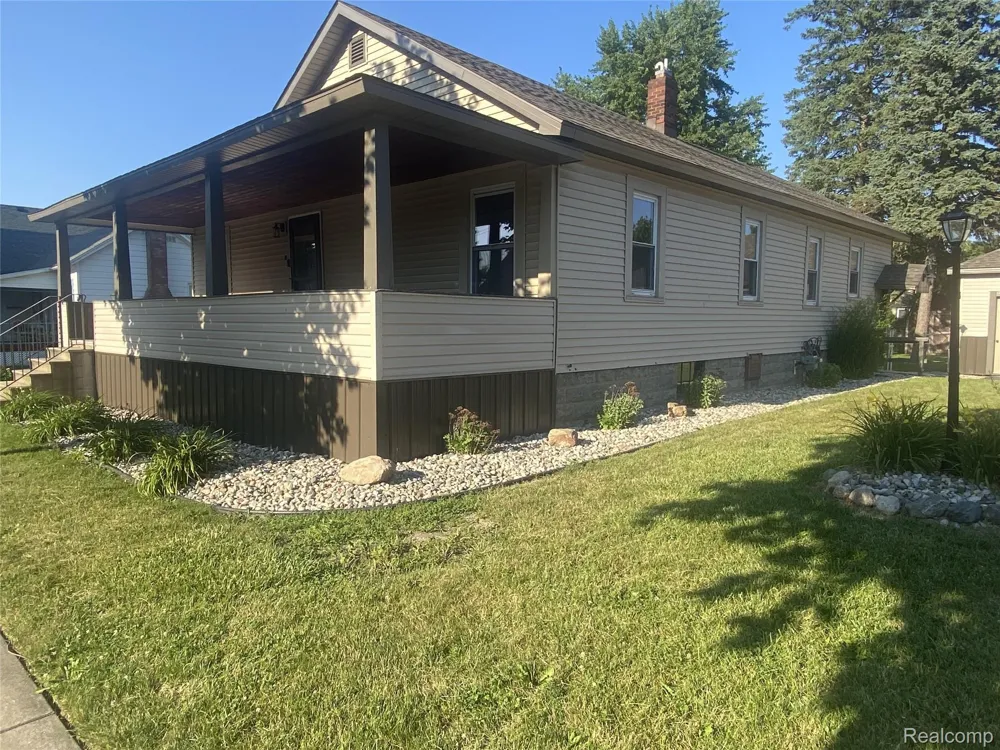 809 Stanton Street Bay City City, MI 48708