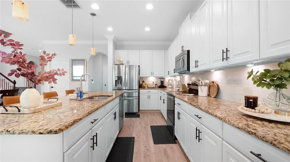 1051 WAX MYRTLE AVENUE Minneola, FL 34715