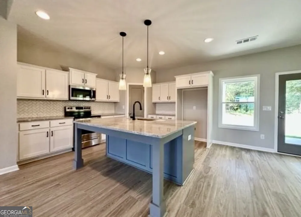 10 Lee Road 2129 Valley, AL 36854