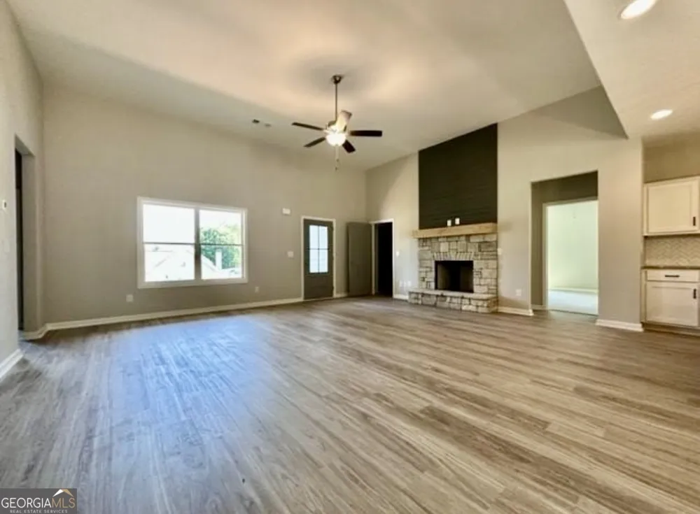 10 Lee Road 2129 Valley, AL 36854