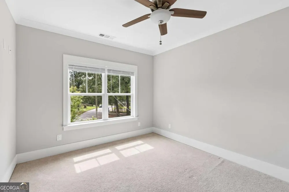 859 East AVE Scottdale, GA 30079