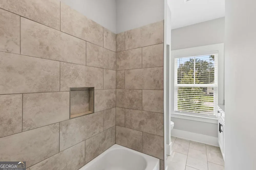 859 East AVE Scottdale, GA 30079