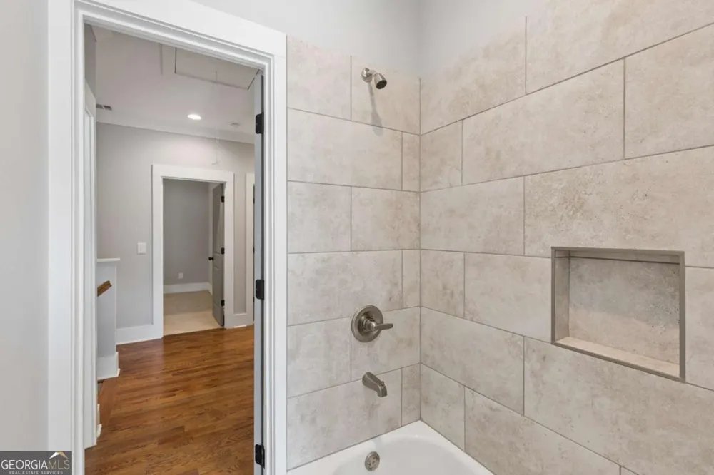 859 East AVE Scottdale, GA 30079