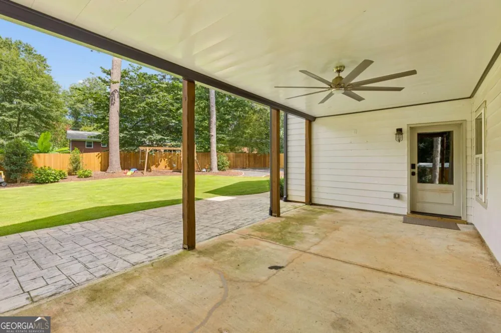 859 East AVE Scottdale, GA 30079