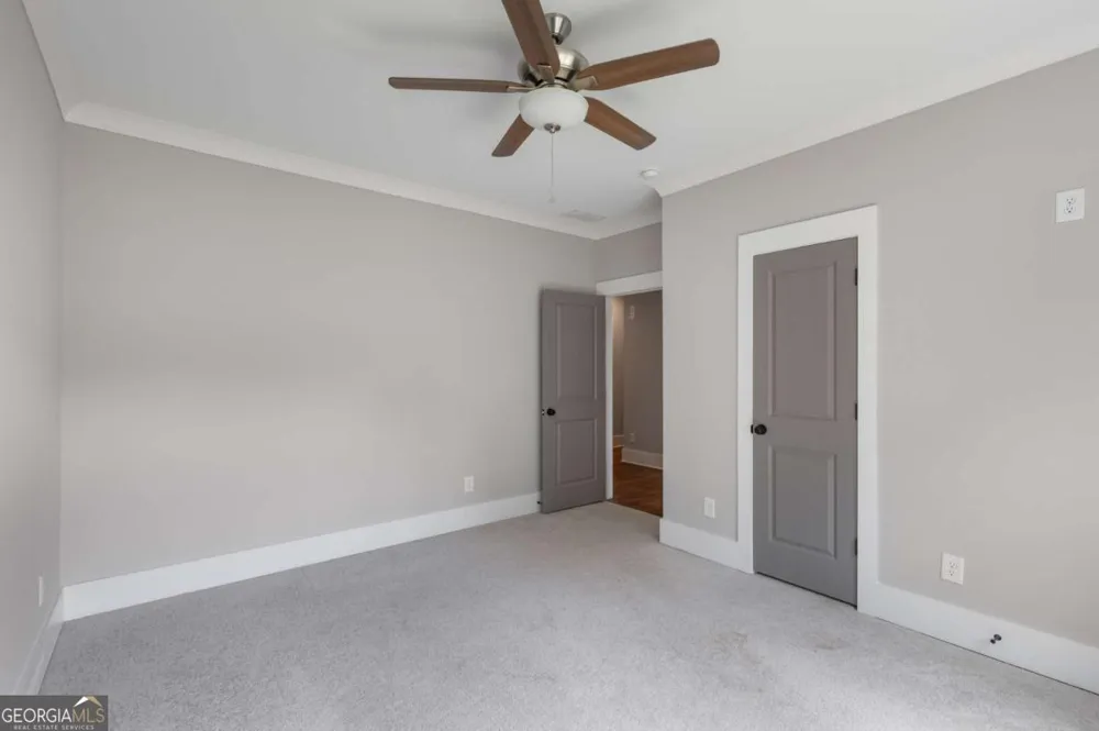859 East AVE Scottdale, GA 30079