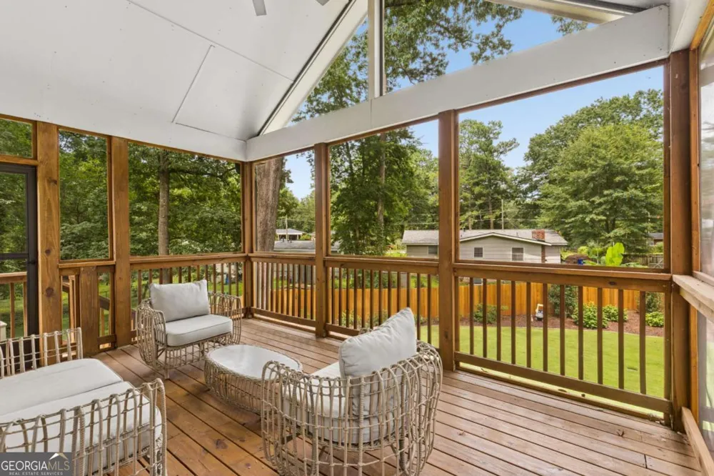 859 East AVE Scottdale, GA 30079