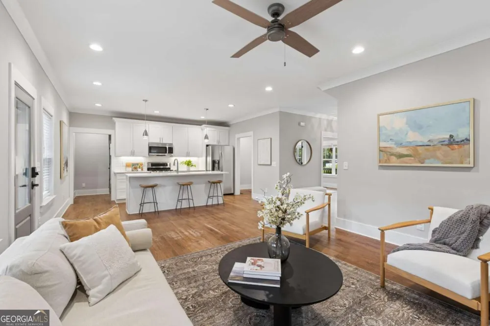 859 East AVE Scottdale, GA 30079