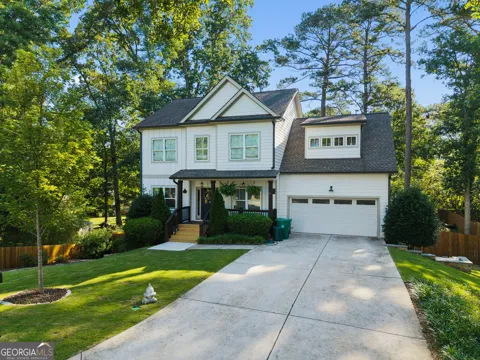 859 East AVE