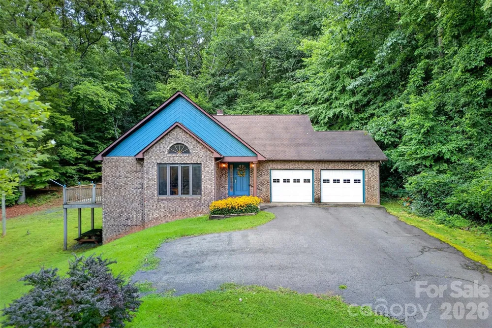 108 Shenandoah Drive Burnsville, NC 28714