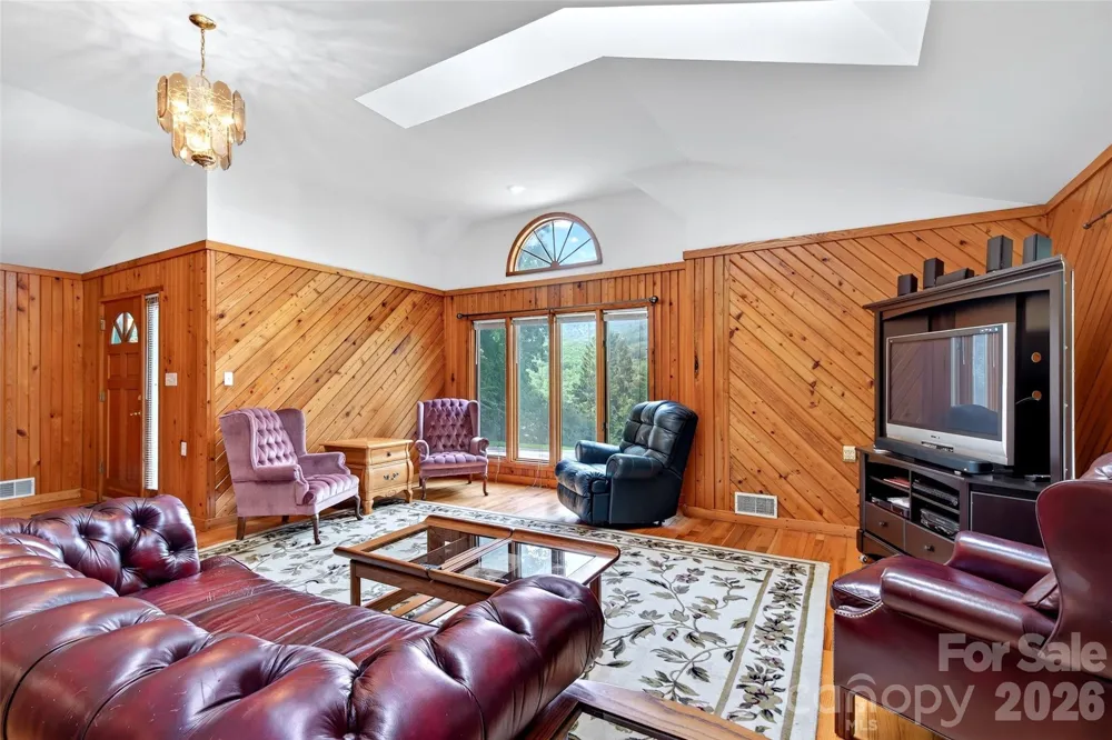 108 Shenandoah Drive Burnsville, NC 28714