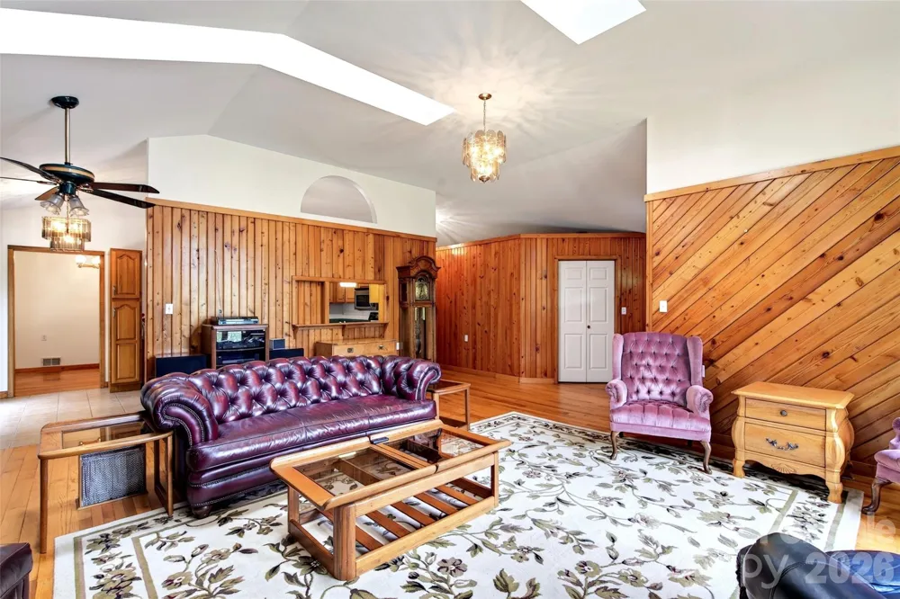 108 Shenandoah Drive Burnsville, NC 28714