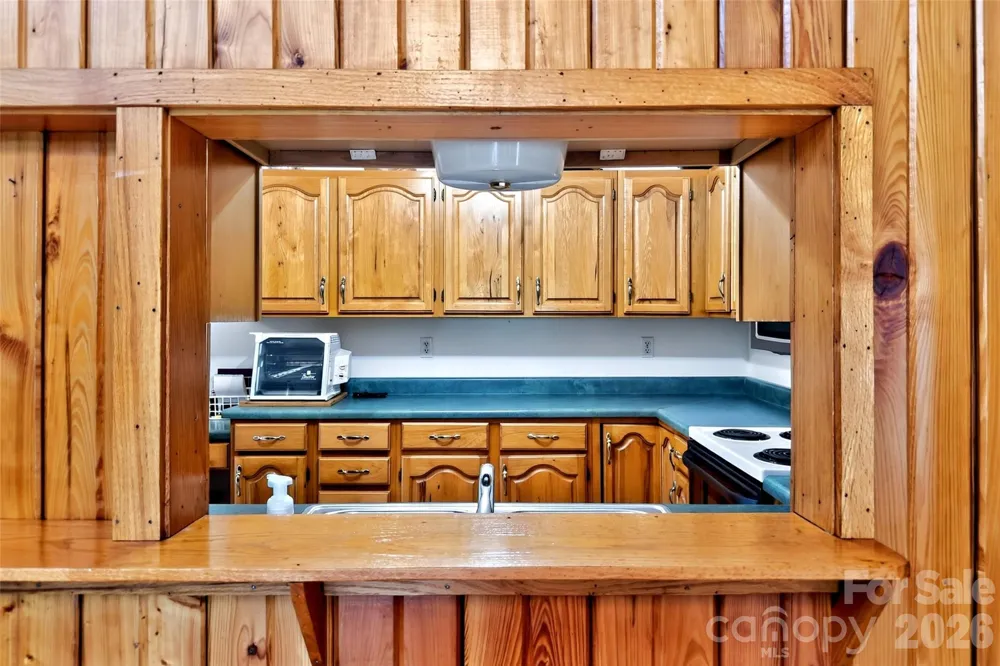 108 Shenandoah Drive Burnsville, NC 28714
