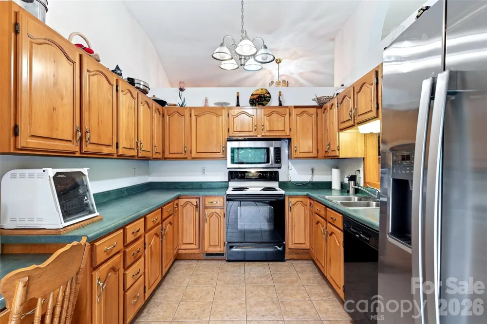 108 Shenandoah Drive Burnsville, NC 28714