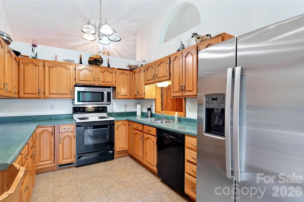 108 Shenandoah Drive Burnsville, NC 28714