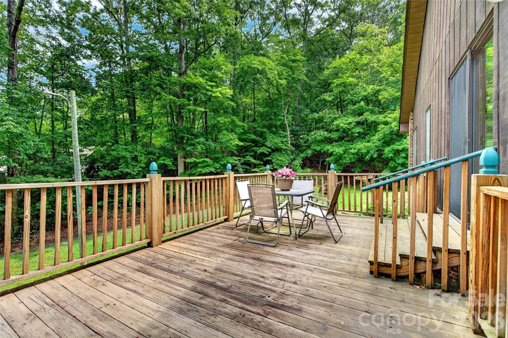 108 Shenandoah Drive Burnsville, NC 28714