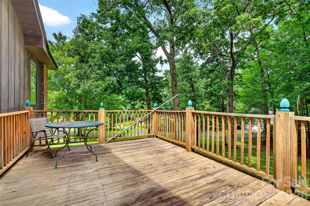 108 Shenandoah Drive Burnsville, NC 28714
