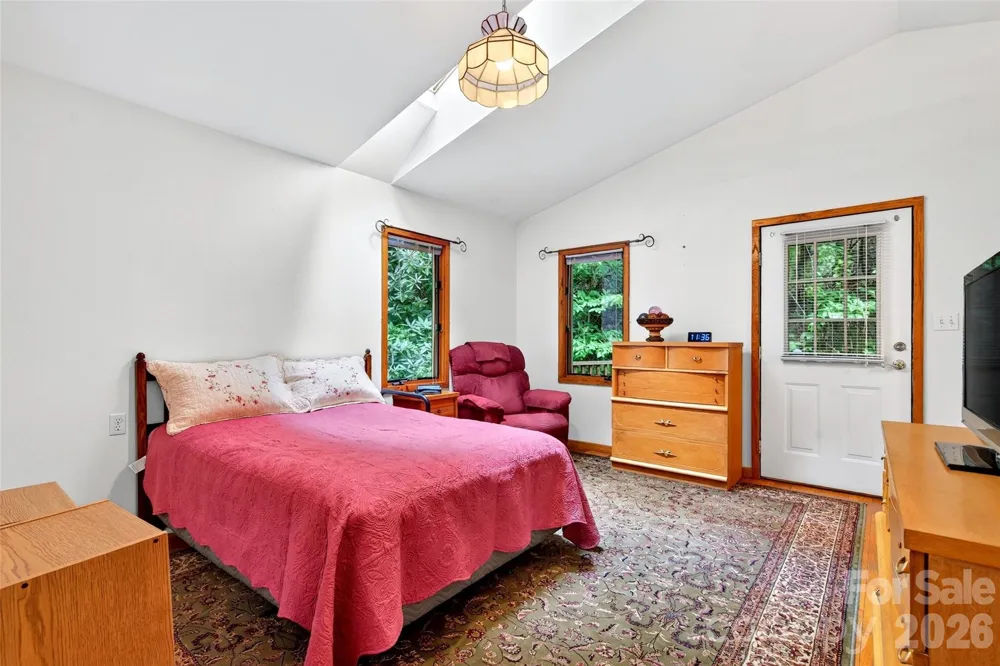 108 Shenandoah Drive Burnsville, NC 28714