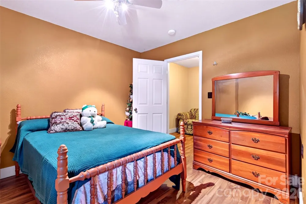 108 Shenandoah Drive Burnsville, NC 28714
