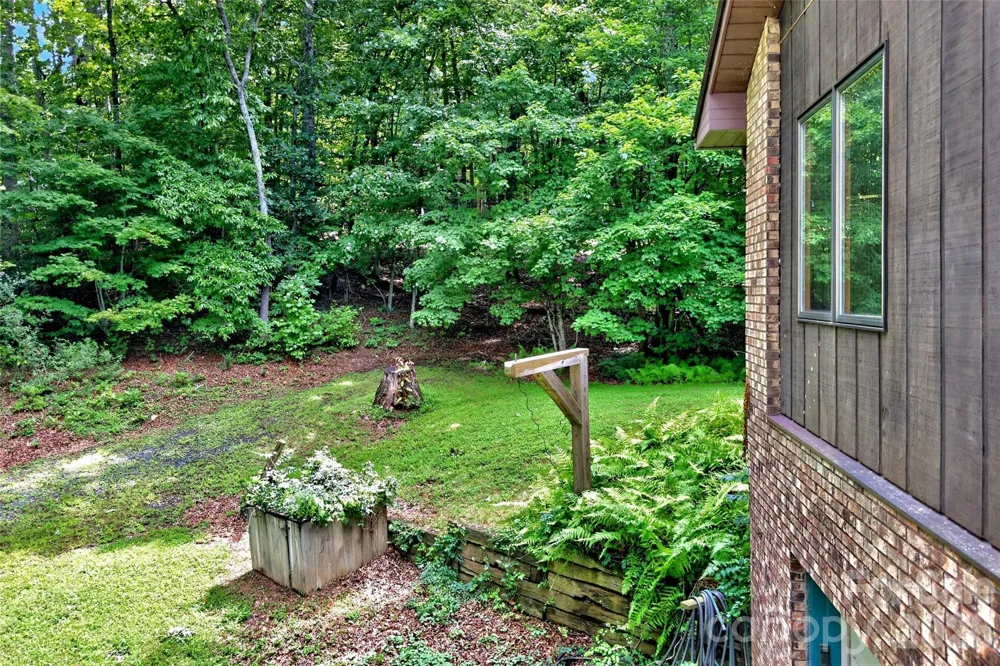 108 Shenandoah Drive Burnsville, NC 28714