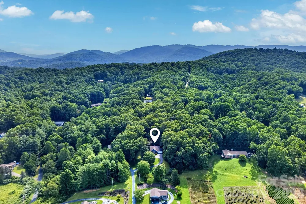 108 Shenandoah Drive Burnsville, NC 28714