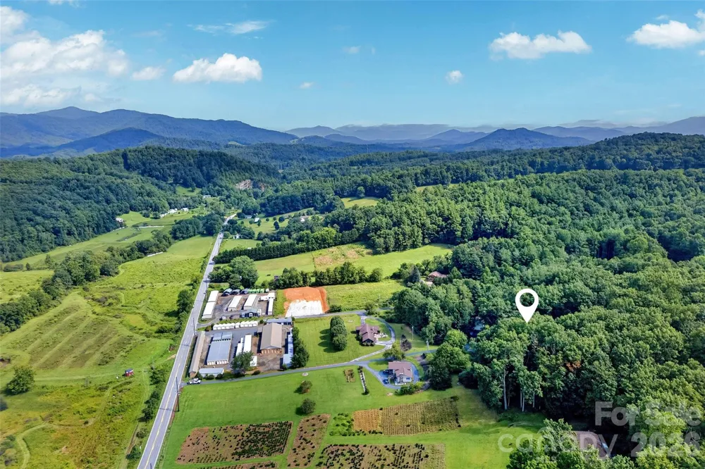 108 Shenandoah Drive Burnsville, NC 28714