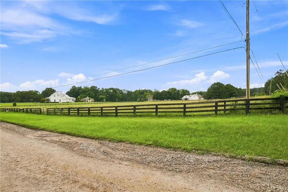 13798 Brittle Road Milton, GA 30004