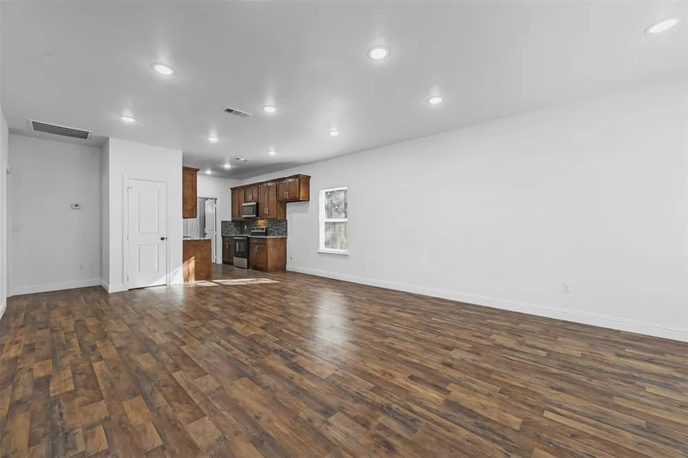129 Arapaho Trail Mabank, TX 75156