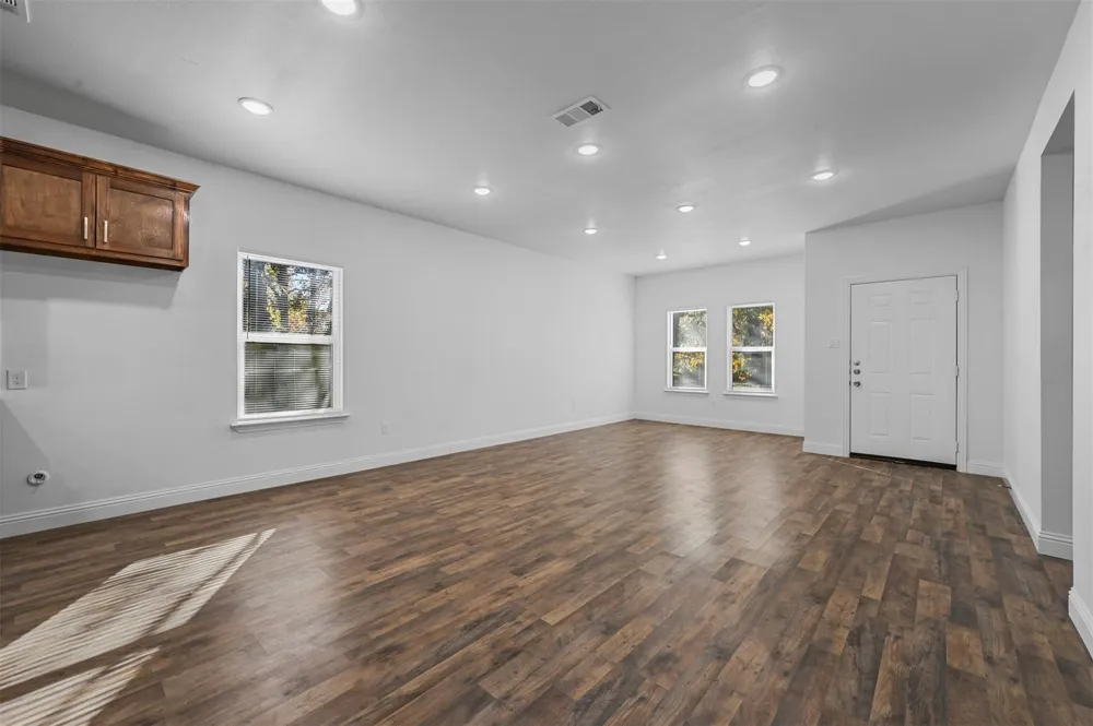 129 Arapaho Trail Mabank, TX 75156