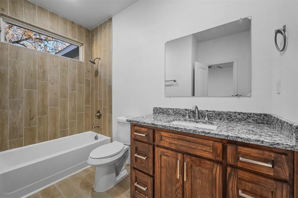 129 Arapaho Trail Mabank, TX 75156
