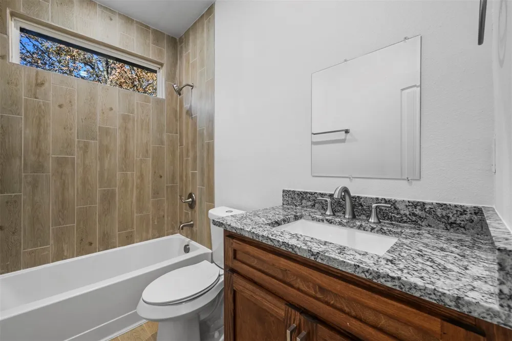 129 Arapaho Trail Mabank, TX 75156
