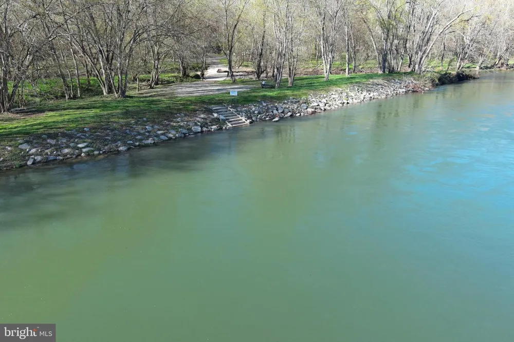 190 BLUFFS ON THE POTOMAC Romney, WV 26757