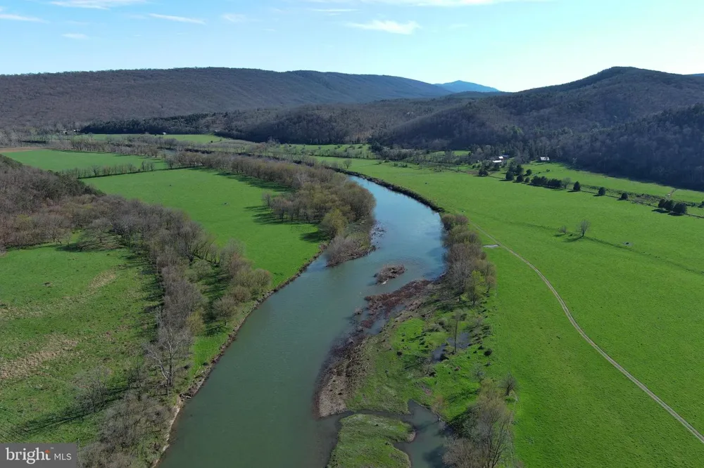 190 BLUFFS ON THE POTOMAC Romney, WV 26757