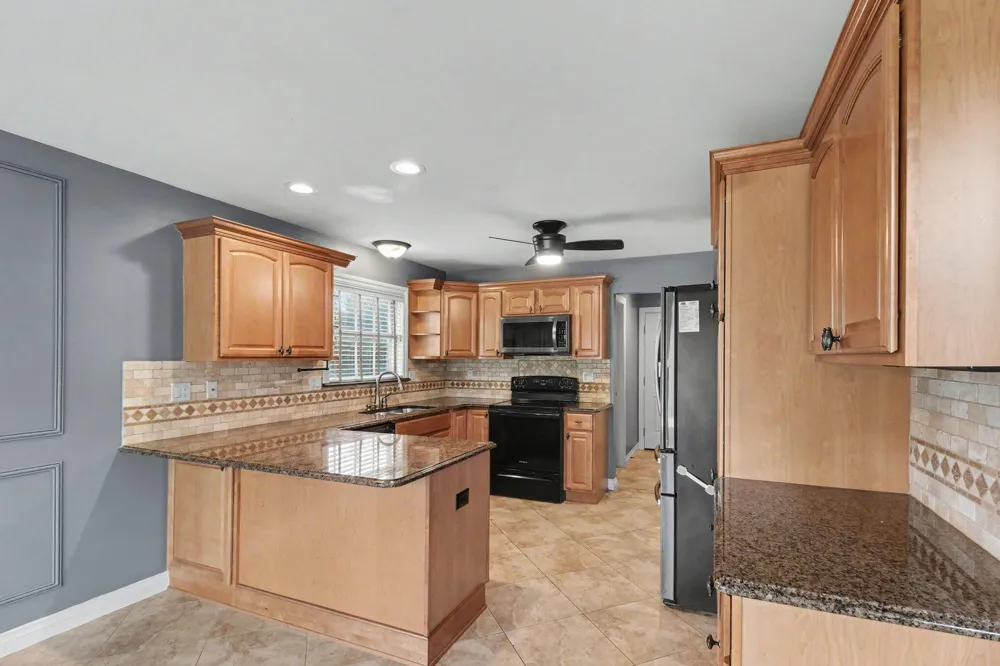 24788 Foxmoor Boulevard Woodhaven, MI 48183