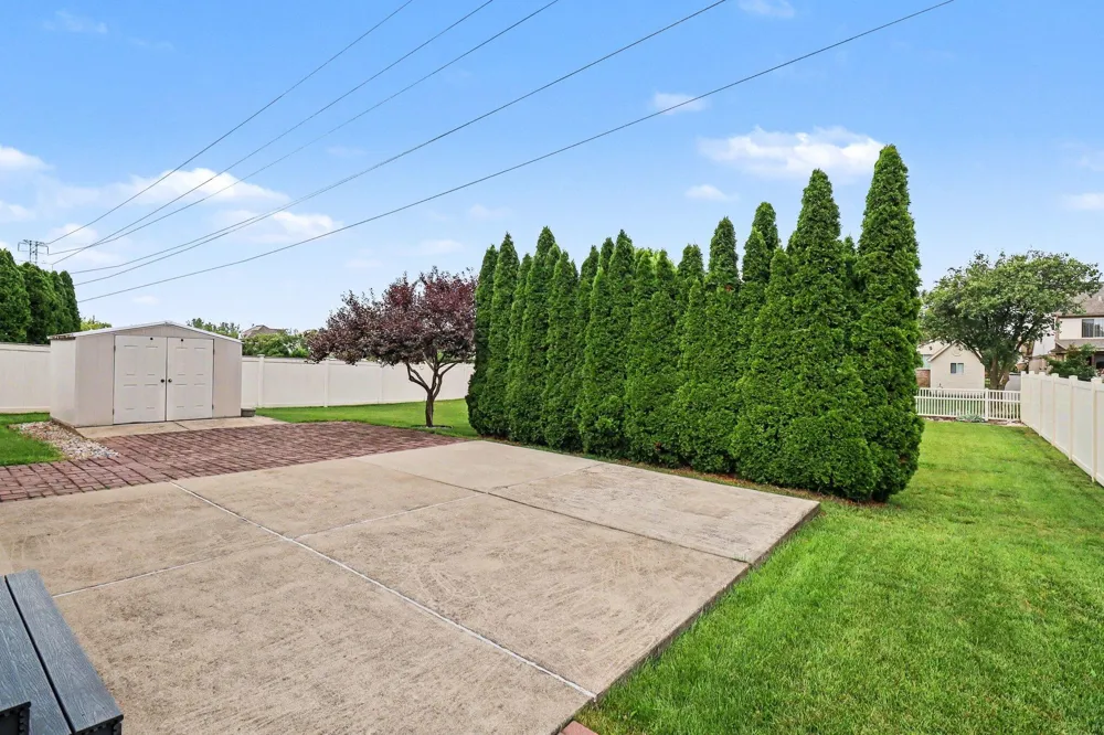 24788 Foxmoor Boulevard Woodhaven, MI 48183